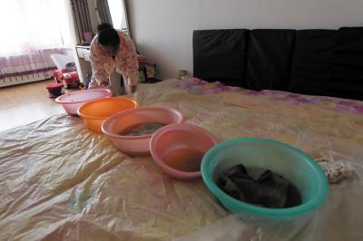 藁城楼上漏水，住户失联，小区没物管，业主维权难！律师来支招……
